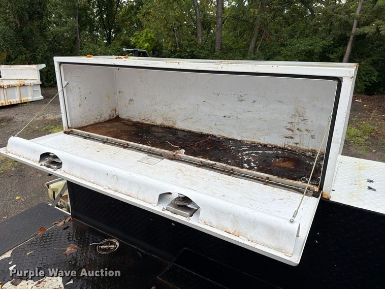 image for item FU4646 2016 Ford F450 utility / service truck