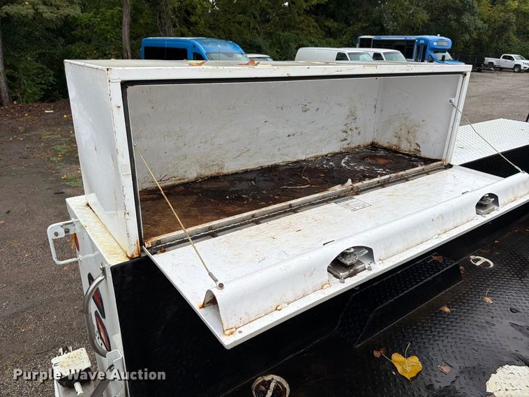 image for item FU4646 2016 Ford F450 utility / service truck