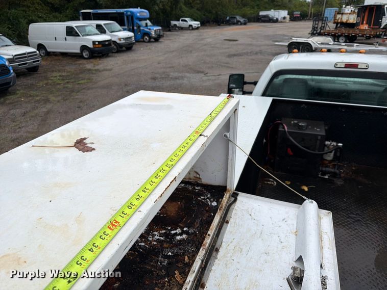 image for item FU4646 2016 Ford F450 utility / service truck