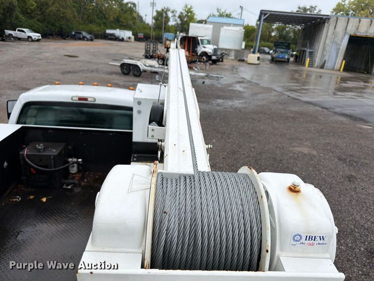 image for item FU4646 2016 Ford F450 utility / service truck
