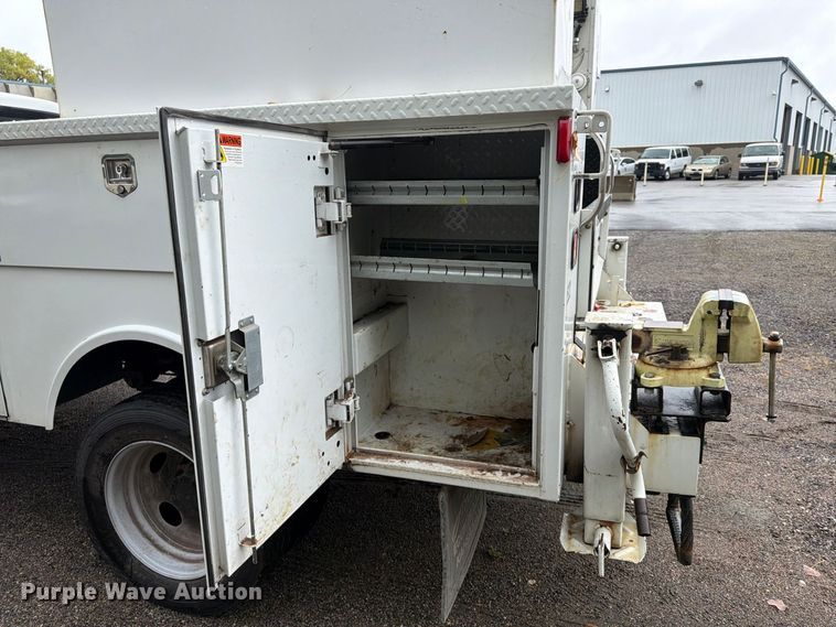 image for item FU4646 2016 Ford F450 utility / service truck