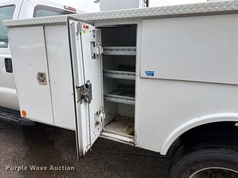 image for item FU4646 2016 Ford F450 utility / service truck