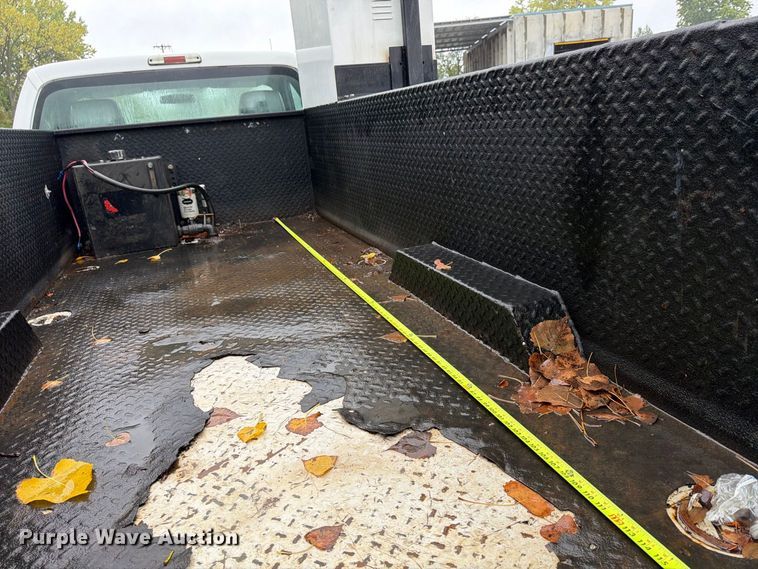 image for item FU4646 2016 Ford F450 utility / service truck