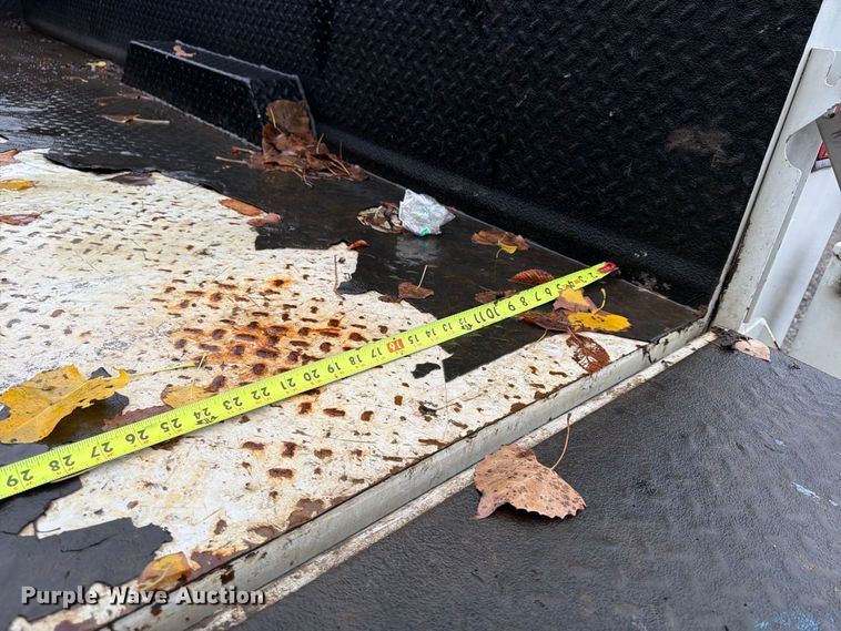 image for item FU4646 2016 Ford F450 utility / service truck