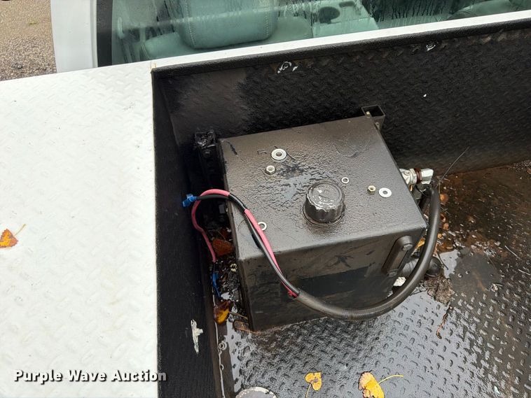 image for item FU4646 2016 Ford F450 utility / service truck