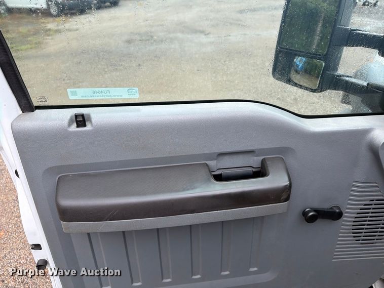 image for item FU4646 2016 Ford F450 utility / service truck