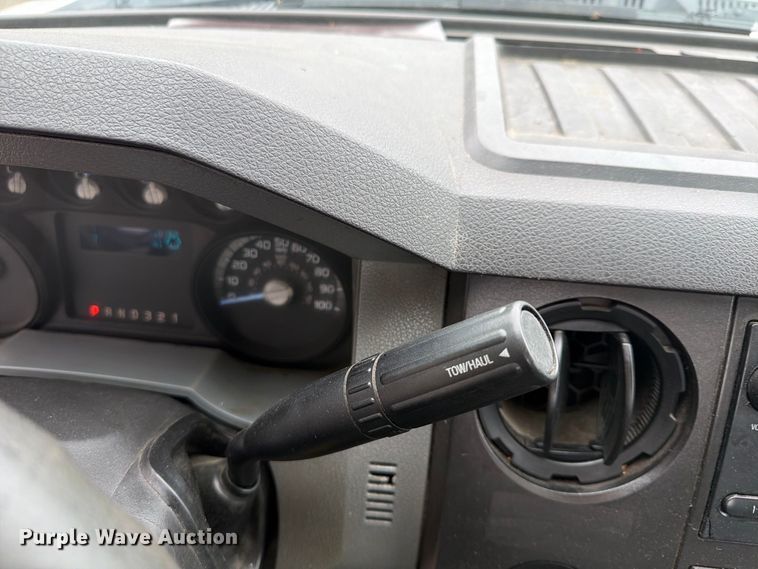 image for item FU4646 2016 Ford F450 utility / service truck