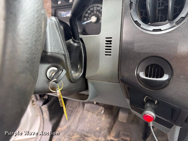 image for item FU4646 2016 Ford F450 utility / service truck