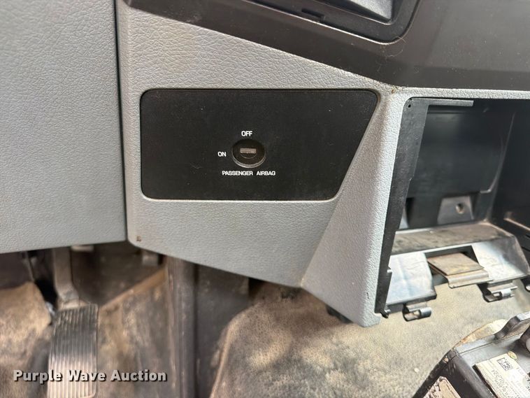 image for item FU4646 2016 Ford F450 utility / service truck