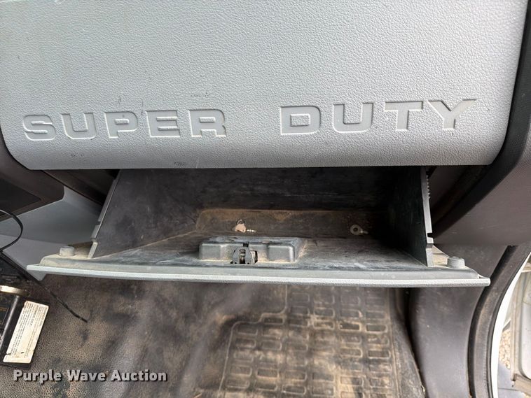 image for item FU4646 2016 Ford F450 utility / service truck