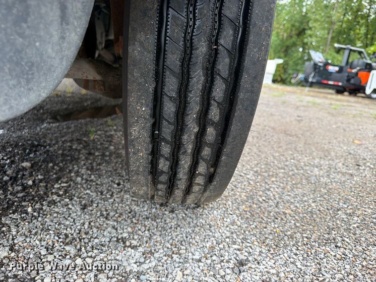 image for item FU4646 2016 Ford F450 utility / service truck
