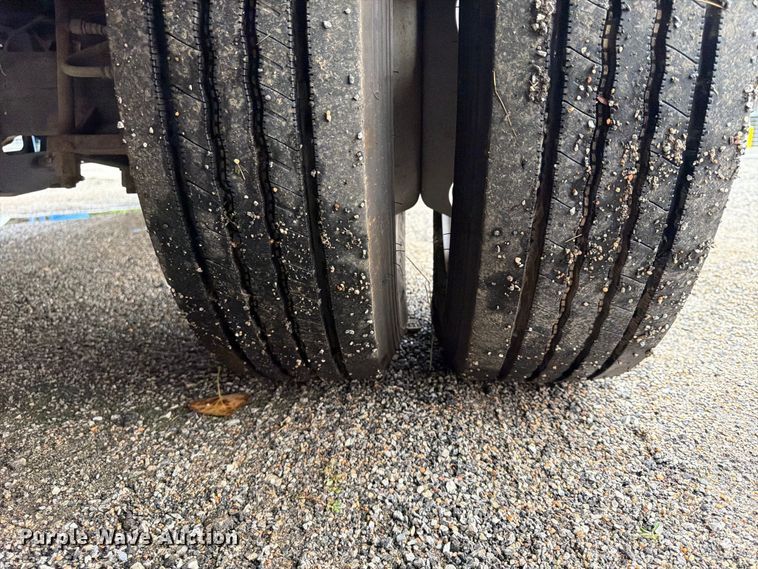 image for item FU4646 2016 Ford F450 utility / service truck