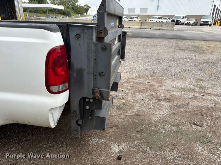 image for item FU4647 2003 Ford F250 pickup truck