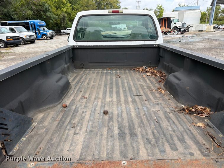image for item FU4647 2003 Ford F250 pickup truck