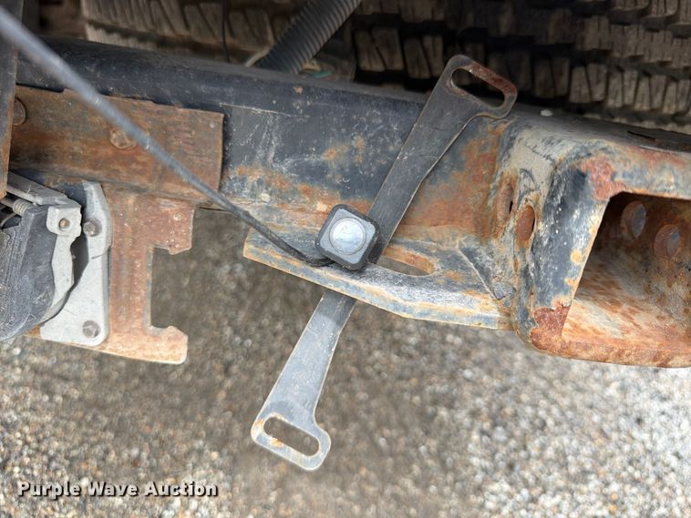 image for item FU4647 2003 Ford F250 pickup truck