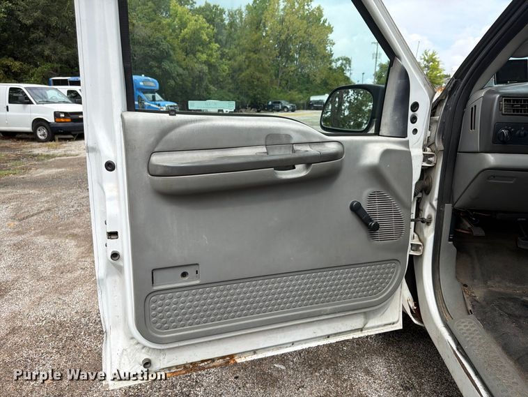 image for item FU4647 2003 Ford F250 pickup truck