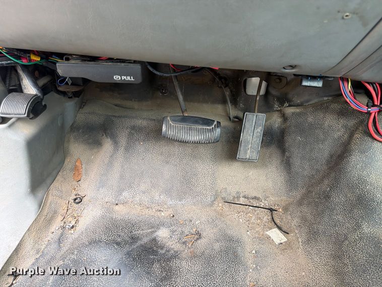 image for item FU4647 2003 Ford F250 pickup truck