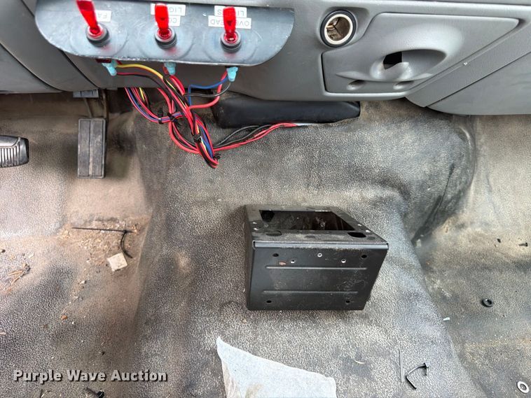 image for item FU4647 2003 Ford F250 pickup truck