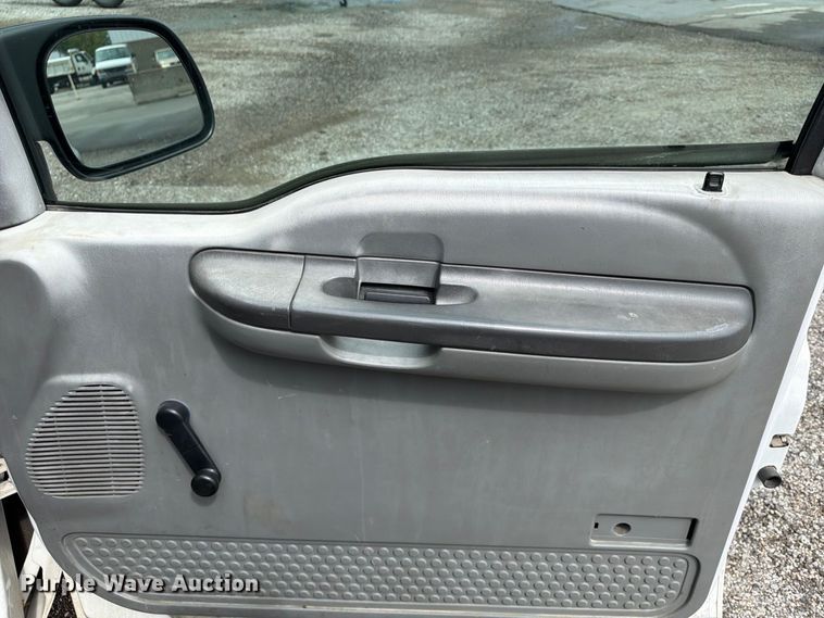 image for item FU4647 2003 Ford F250 pickup truck