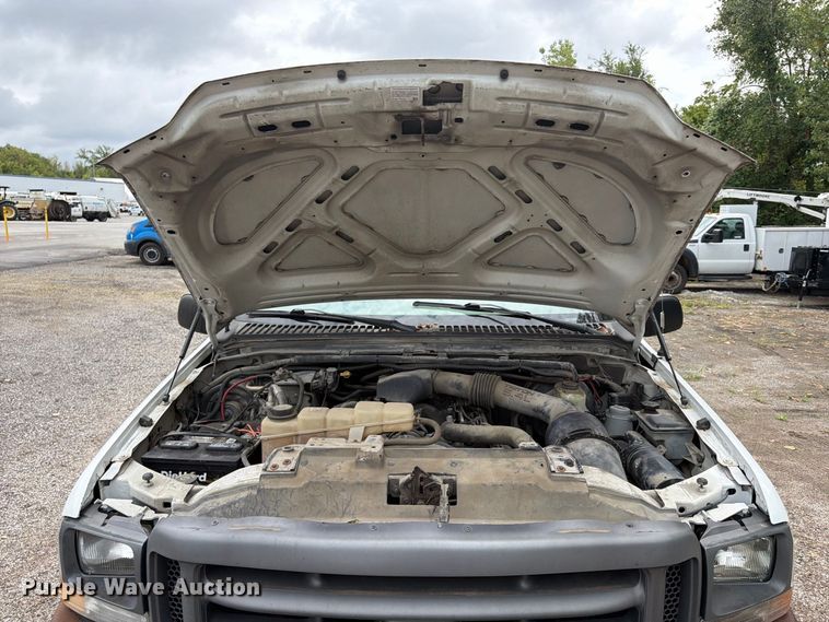 image for item FU4647 2003 Ford F250 pickup truck
