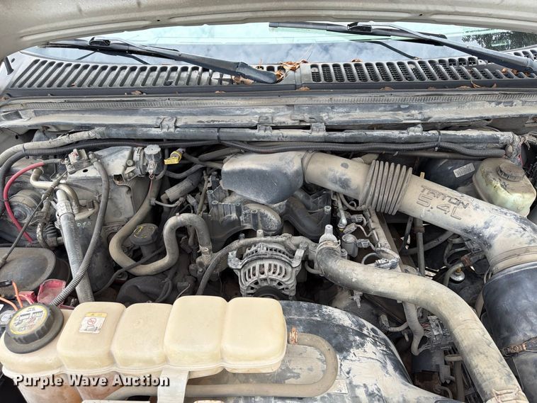 image for item FU4647 2003 Ford F250 pickup truck