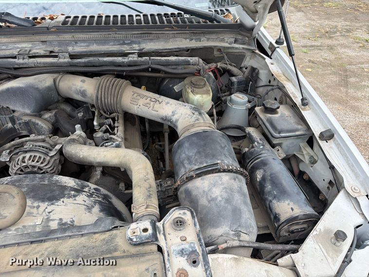 image for item FU4647 2003 Ford F250 pickup truck