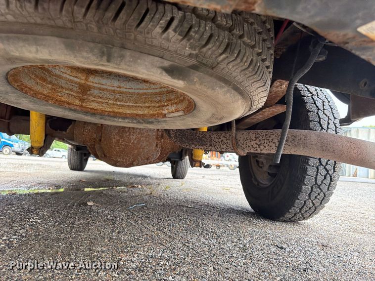 image for item FU4647 2003 Ford F250 pickup truck
