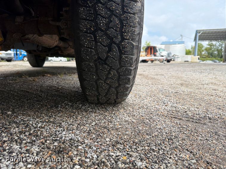 image for item FU4647 2003 Ford F250 pickup truck