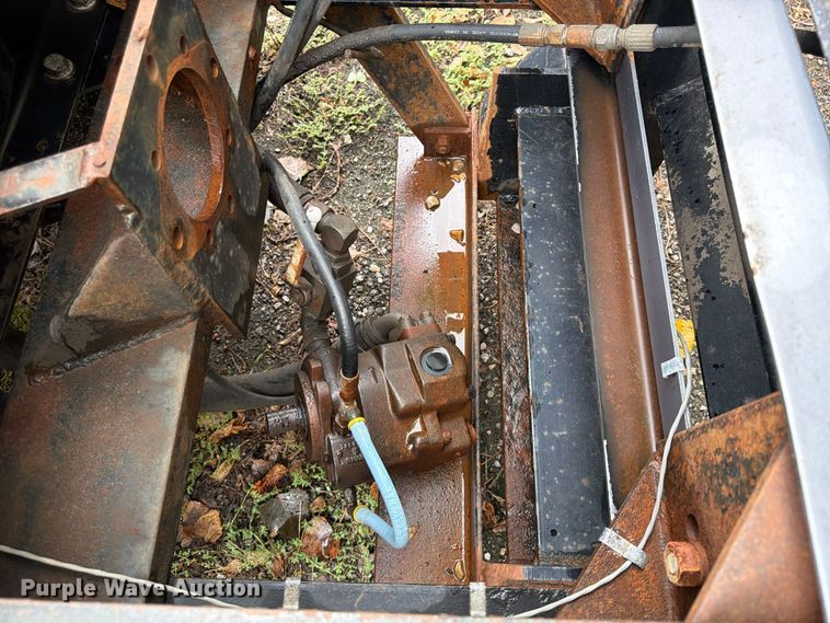 image for item FU4648 2005 International 7300 truck cab and chassis