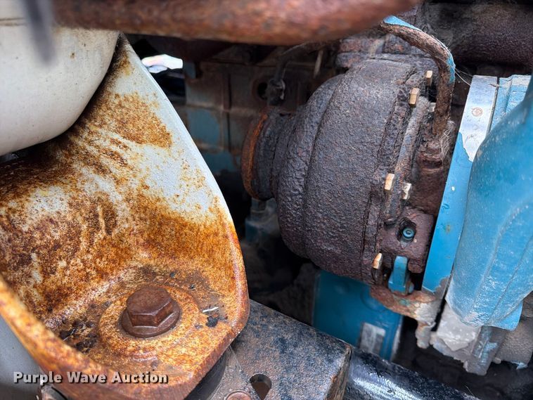 image for item FU4648 2005 International 7300 truck cab and chassis