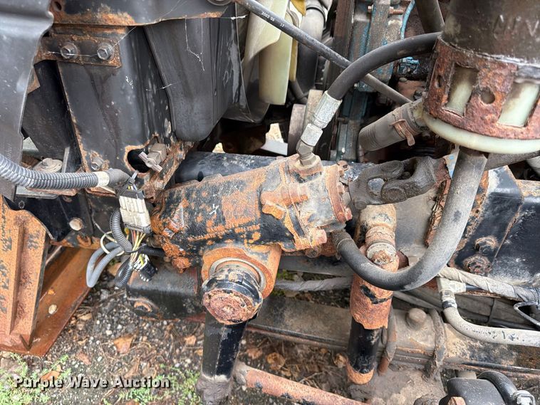 image for item FU4648 2005 International 7300 truck cab and chassis