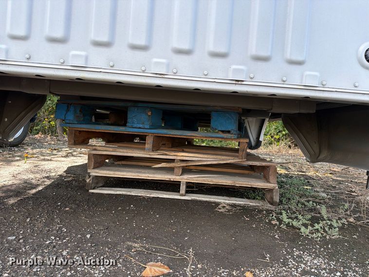image for item FU4652 (2) Ford F250 pickup truck beds