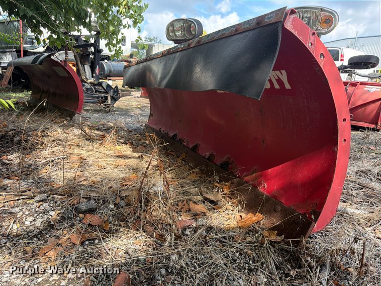 image for item FU4655 The Boss Plow RT3 Straight Blade snowplow