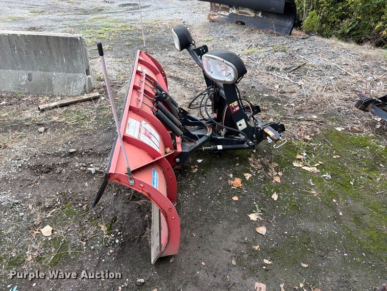image for item FU4656 The Boss Snowplow RT3 straight blade snowplow