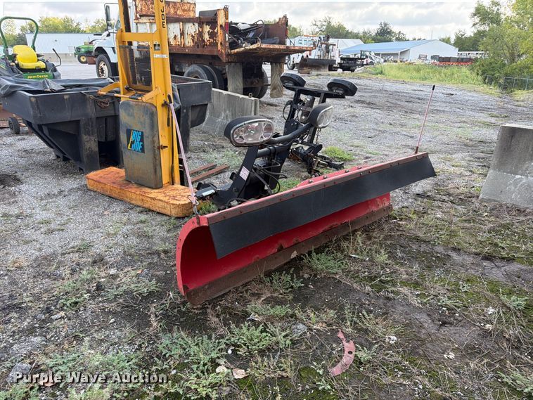 image for item FU4658 The Boss Snowplow RT3 Straight Blade snowplow