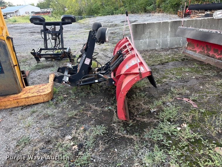 image for item FU4658 The Boss Snowplow RT3 Straight Blade snowplow