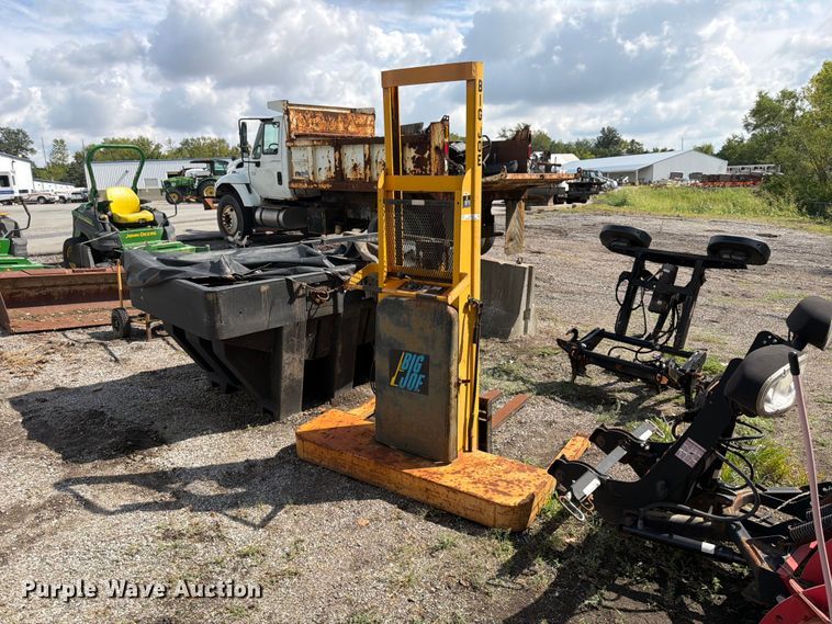 image for item FU4659 Big Joe 2018-A6 S pallet stacker