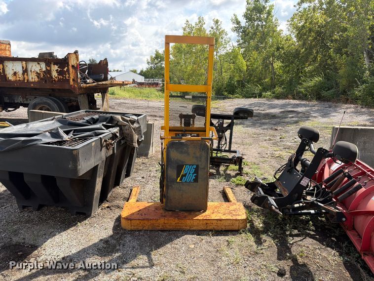 image for item FU4659 Big Joe 2018-A6 S pallet stacker