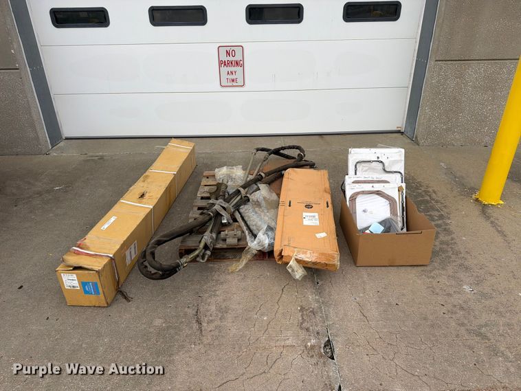 image for item FU4663 Automotive parts and accessories 