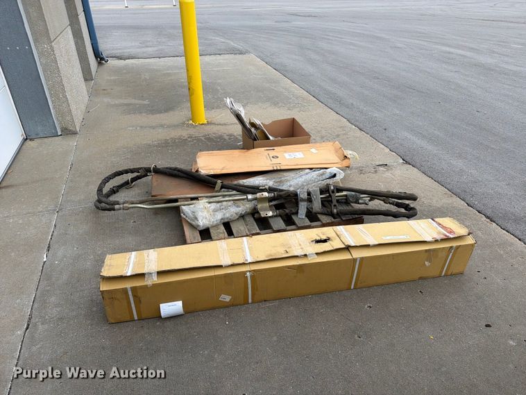 image for item FU4663 Automotive parts and accessories 