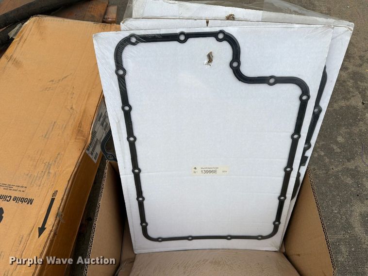 image for item FU4663 Automotive parts and accessories 