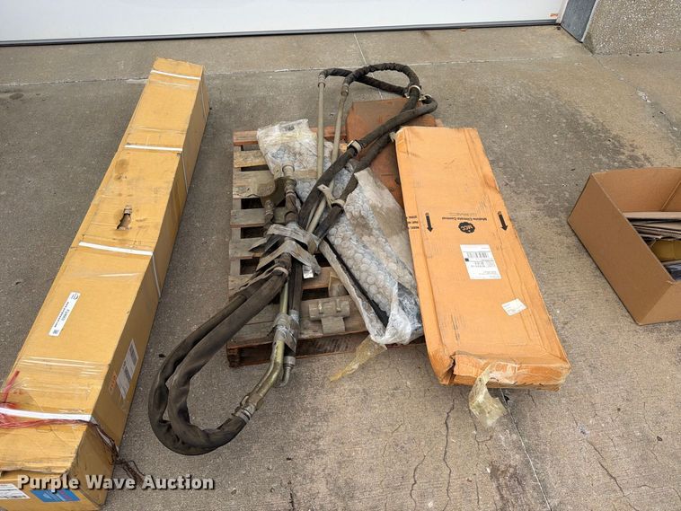 image for item FU4663 Automotive parts and accessories 