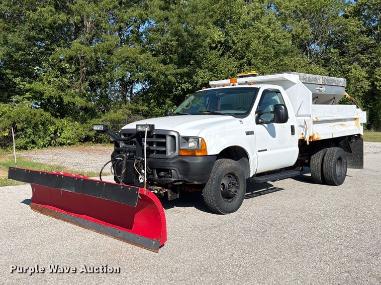 1999 Ford F350 Super Duty dump bed pickup truck