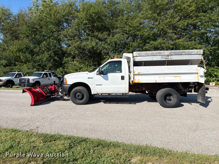 image for item FU4668 1999 Ford F350  Super Duty dump bed pickup truck