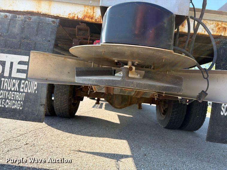 image for item FU4668 1999 Ford F350  Super Duty dump bed pickup truck