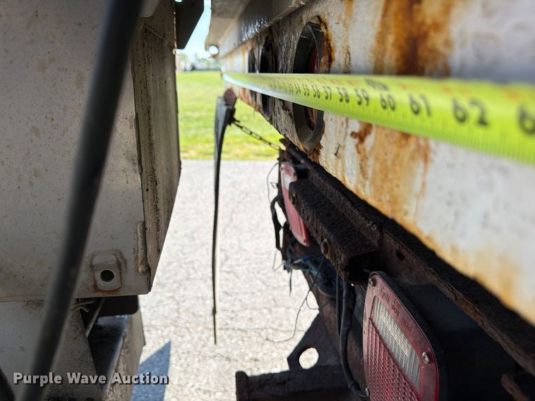 image for item FU4668 1999 Ford F350  Super Duty dump bed pickup truck