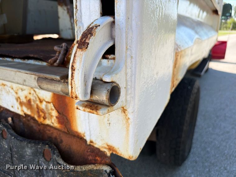 image for item FU4668 1999 Ford F350  Super Duty dump bed pickup truck