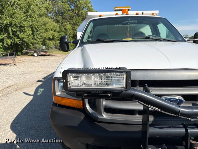 image for item FU4668 1999 Ford F350  Super Duty dump bed pickup truck