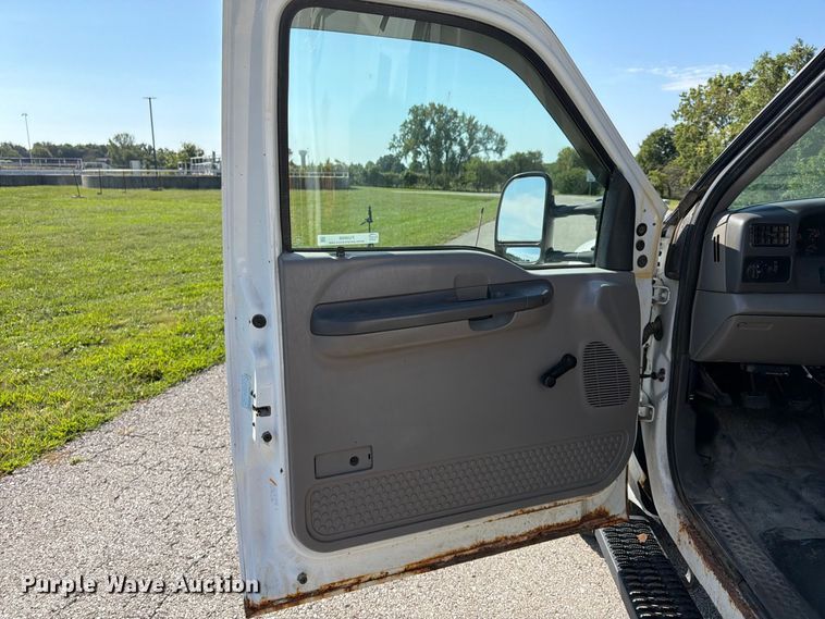 image for item FU4668 1999 Ford F350  Super Duty dump bed pickup truck