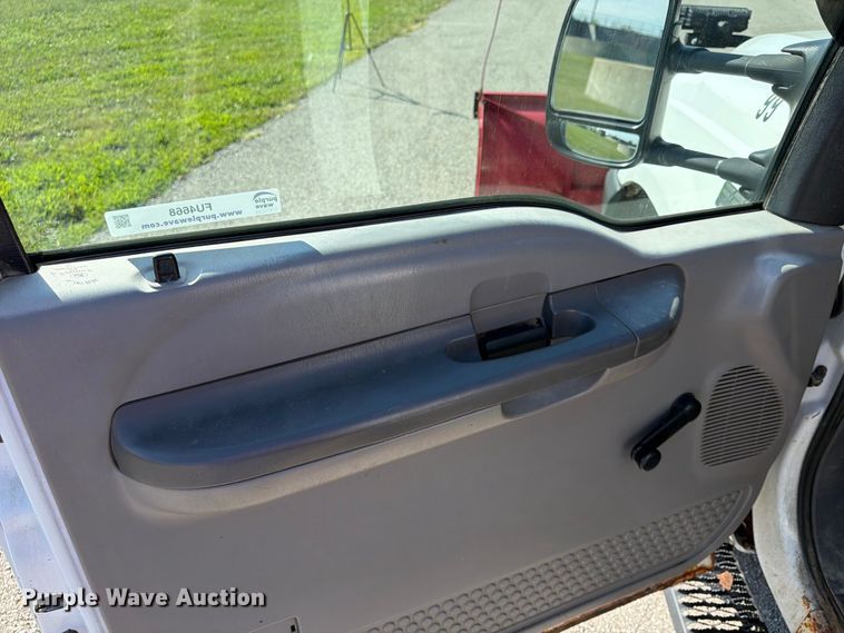 image for item FU4668 1999 Ford F350  Super Duty dump bed pickup truck